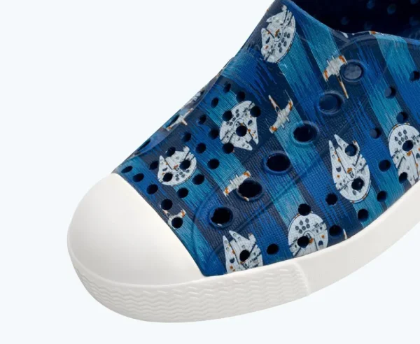 jefferson_star_wars_print_3-8.webp Native Shoes Shoes^Jefferson Star Wars Print Child Starry Blue/ Shell White/ Millennium Falcon Aop